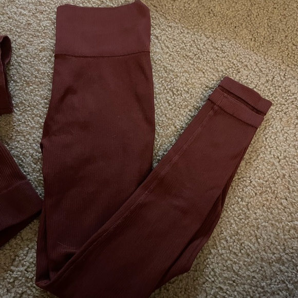 maroon workout set - Picture 3 of 3